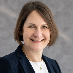 Frau Holfelder arbeitet in der Wertkontenverwaltung bei der DBZWK