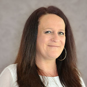 Frau Nusser arbeitet in der Verwaltung und Organisation bei der DBZWK